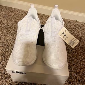 NWT Women’s Nike Cloudfoam shoe - size 7